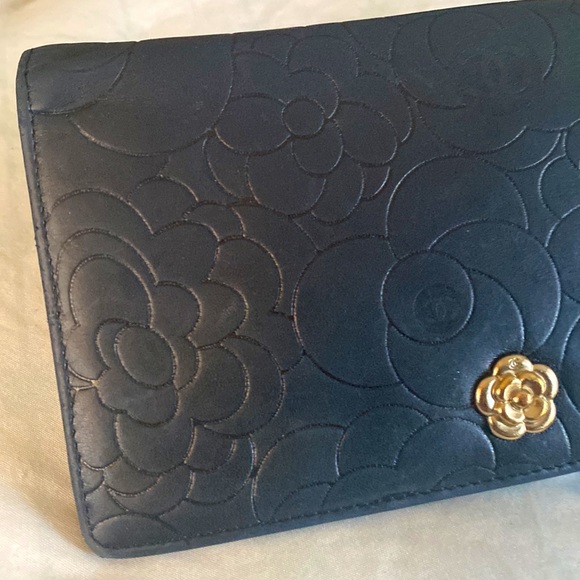 Chanel Camellia wallet - Picture 12 of 14